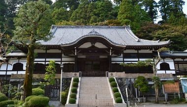 Buddhist Temples in Japan Are in Crisis