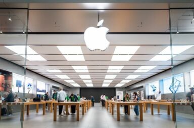 〈開発に10年〉待望のアップル初の折り畳み式iPhone､チタンとアルミニウムを使った先進的なヒンジ機構に