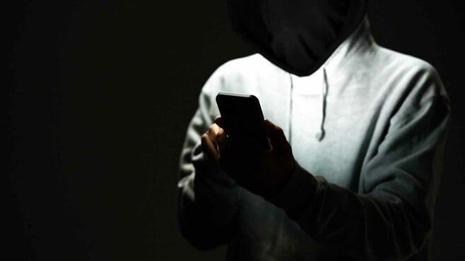 SNSで匿名同業から誹謗中傷を受けた教員の痛み