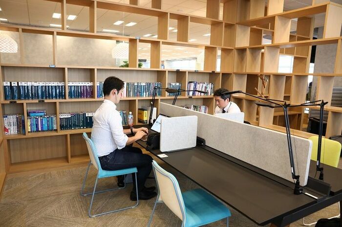 あえて人の気配を感じながら仕事をしたいときも