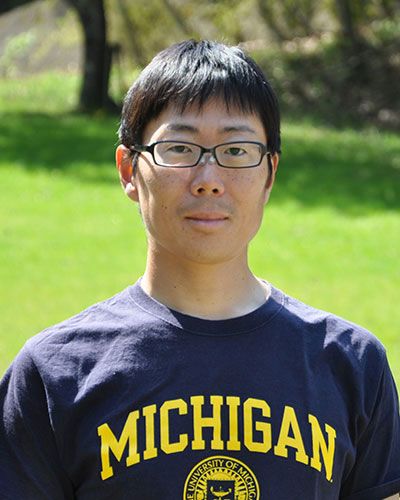 寺田拓真（てらだ・たくま）広島県総務局付課長、福山市教育委員会 学校教育部参与早稲田大学法学部卒業後、2004年に文部科学省に入省し、教育改革の司令塔、教育投資の充実、東京オリンピック招致などを担当。2014年に広島県教育委員会に籍を移し、学びの変革推進課長として、教育改革の企画立案と実行、県立広島叡智学園中・高等学校の創設、ふるさと納税を活用した寄附金制度の創設、高校入試制度改革、高校生の海外留学促進などを担当。ミシガン大学教育大学院修士課程修了（2022年、学習科学・教育テクノロジー専攻）（写真：本人提供）