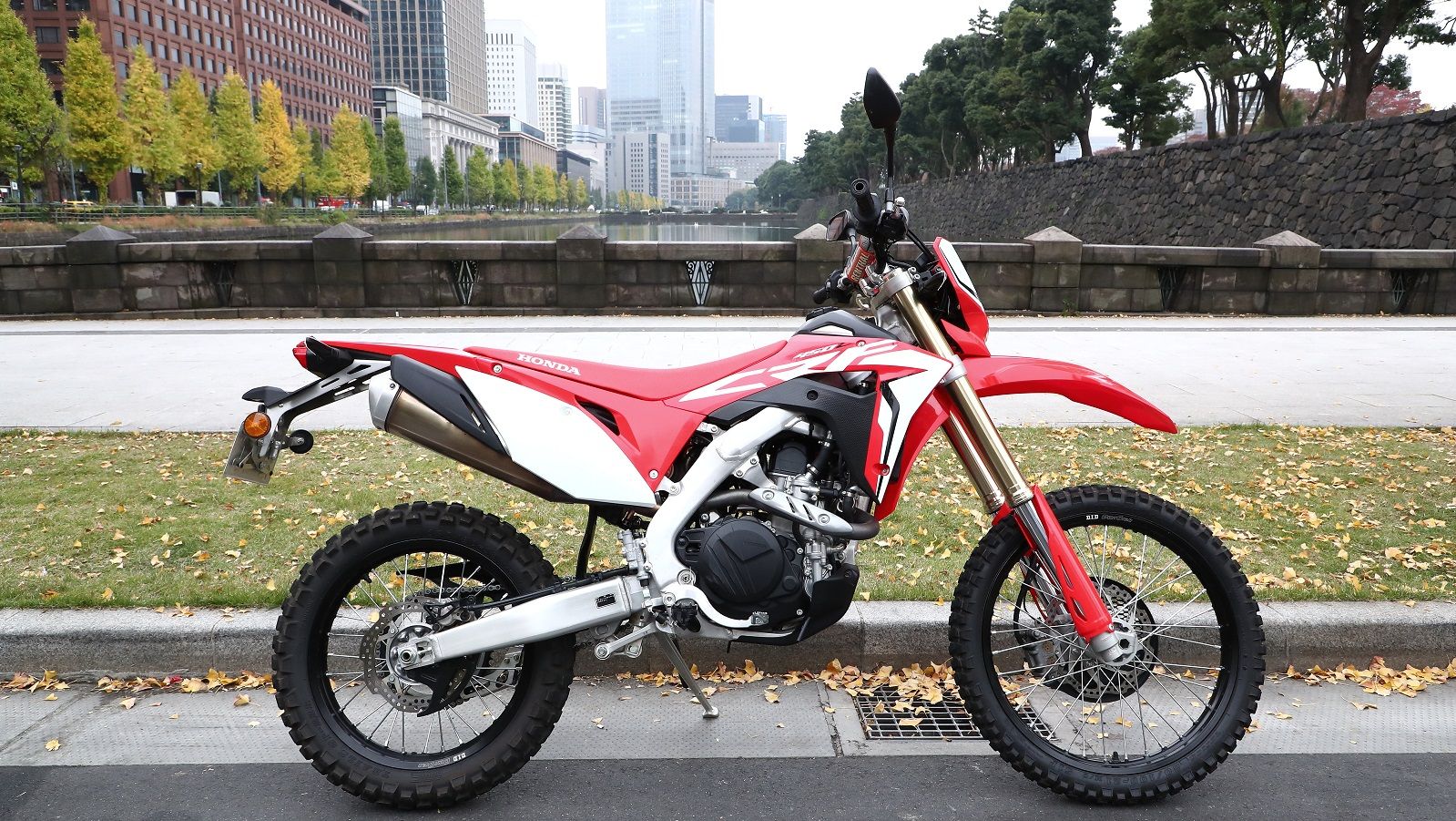 ホンダ Crf450l 本格オフロードの真価 2輪車 東洋経済オンライン 社会をよくする経済ニュース