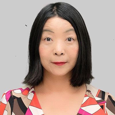 伊藤和子（いとう・かずこ）ミモザの森法律事務所 代表弁護士1994年弁護士登録。女性、子どもの権利、えん罪事件、環境訴訟など、国内外の人権問題に関わって活動。2006年、国境を越えて世界の人権問題に対処する日本発の国際人権NGO・ヒューマンライツ・ナウ（Human Rights Now）の発足に関わり、以後事務局長として国内外の深刻な人権問題の解決を求め、日々活動。2021年より副理事長。弁護士活動では、女性の権利をはじめとする法的問題の解決や、企業法務を専門分野として活動。日弁連両性の平等に関する委員会委員長、東京弁護士会両性の平等に関する委員会委員長を歴任。ジェンダー法学会理事、国際人権法学会理事、法学博士。著書に『人権は国境を越えて』（岩波ジュニア新書）など（写真：本人提供）