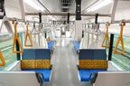 拡幅車体で車内は広い印象