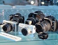オリンパスの挑戦、デジカメ第三勢力の形成なるか