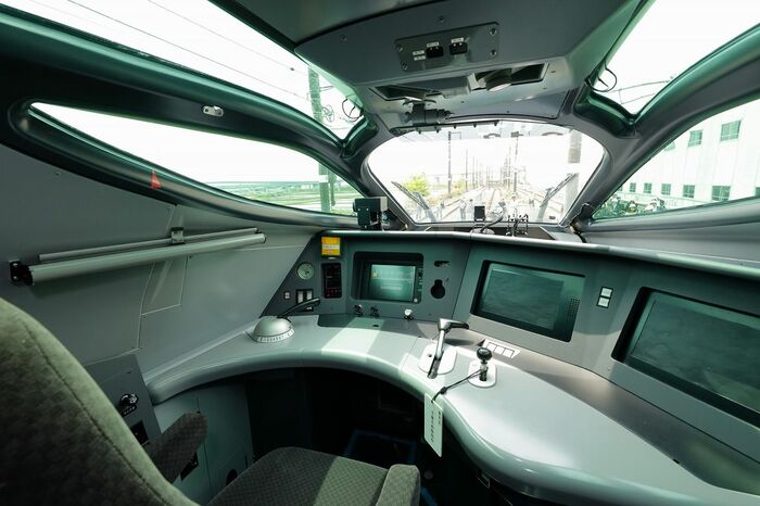 1号車の運転席