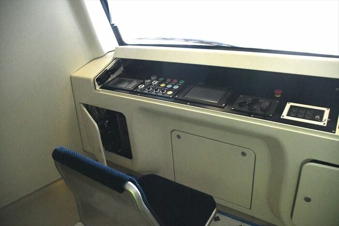 車両の先頭部。非常時に備え運転台も設置