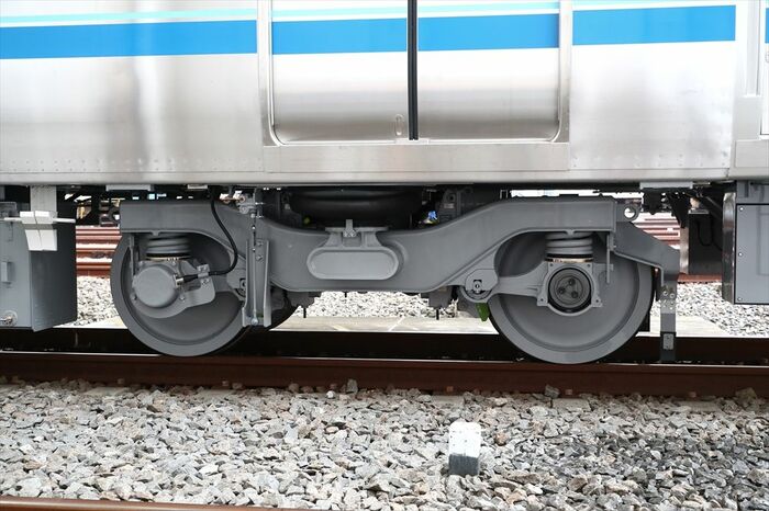 台車は日本車輌製造製だ