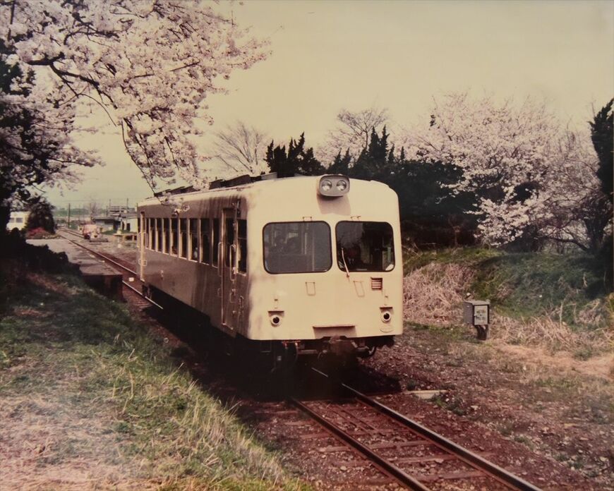 キハ2000形は東武鉄道初の自社発注ディーゼルカーだった。東急車輌製で当時の最新鋭の性能を持ち合わせていた（写真提供：熊谷市）