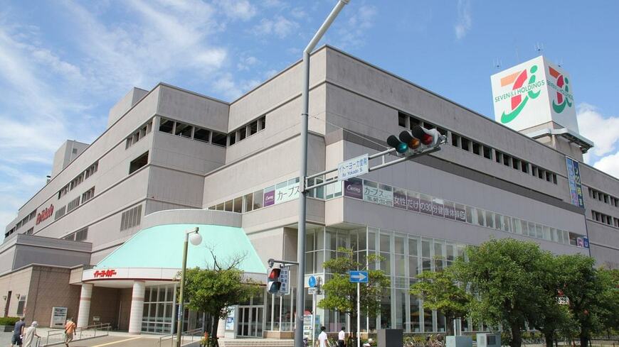 2017年7月末までに閉鎖することが決まったイトーヨーカドー新浦安店。マンション群の中心部にあるだけに、地元民には衝撃だ（写真：記者撮影）