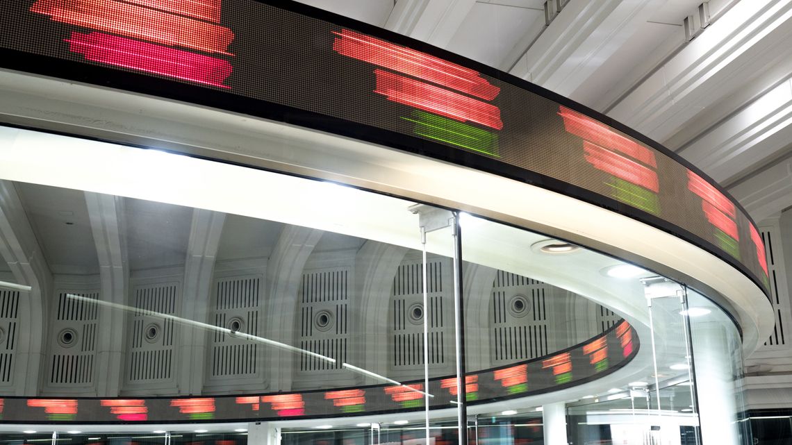 東証アローズの電光掲示板