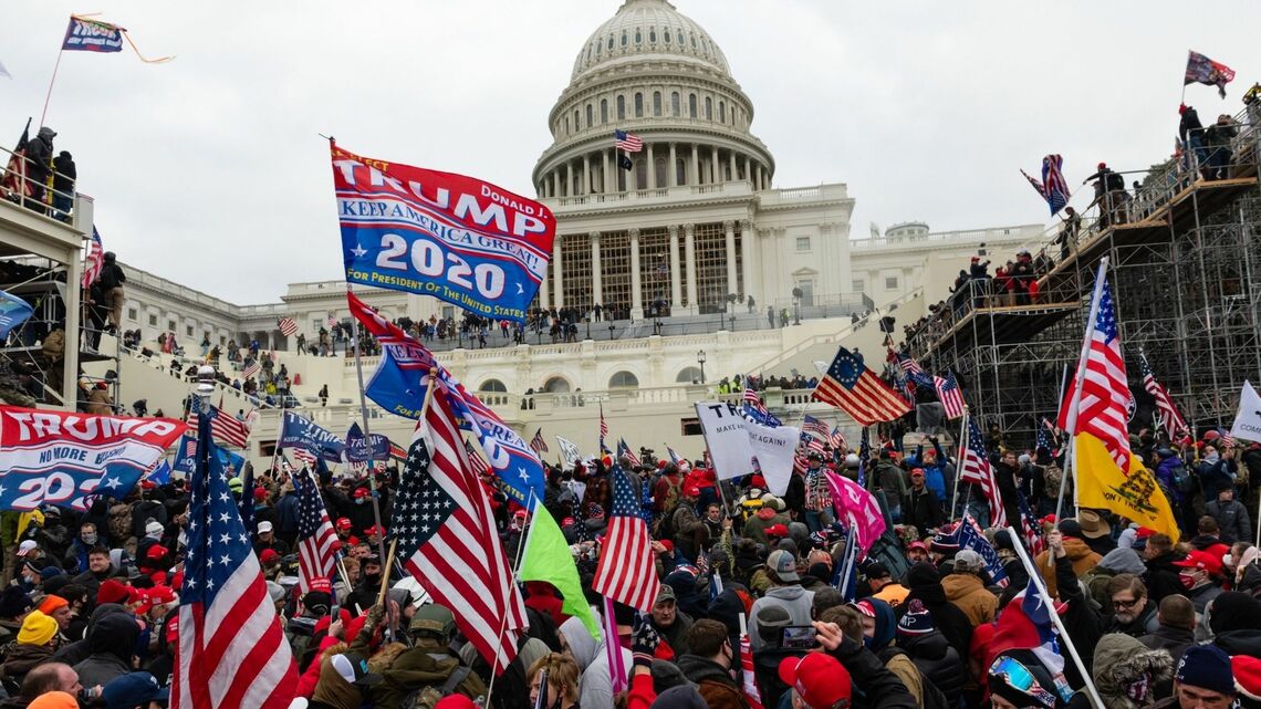 2021年1月に発生した前代未聞のアメリカ連邦議会襲撃事件(写真:Eric Lee/Bloomberg)