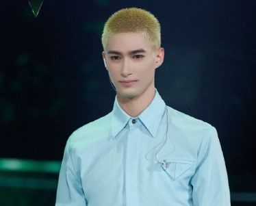 『超感星電音』に出演した時のミカ（©Tencent Inc. All Rights Reserved）