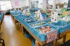 同センター内には地域の農家が育てた青果が並び、