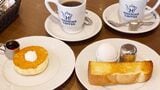 星乃珈琲店のモーニングは、ドリンクオーダーでトーストとゆで卵、もしくはミニパンケーキが無料サービスされます（筆者撮影）