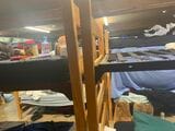 教会の地下の部屋その2。地下なので当然窓もない（筆者撮影）