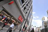 【産業天気図・アパレル】終始「曇り」へ、低価格戦略の専門店堅調も重衣料・ジーンズ苦戦、企業の勝敗二極化進む