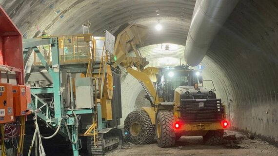 高知県の不破原トンネルで行われた施工機械の遠隔操作の実証実験