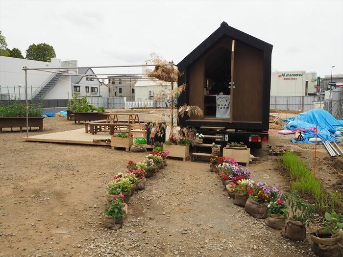 駒沢大学駅東口に期間限定で開設した農園