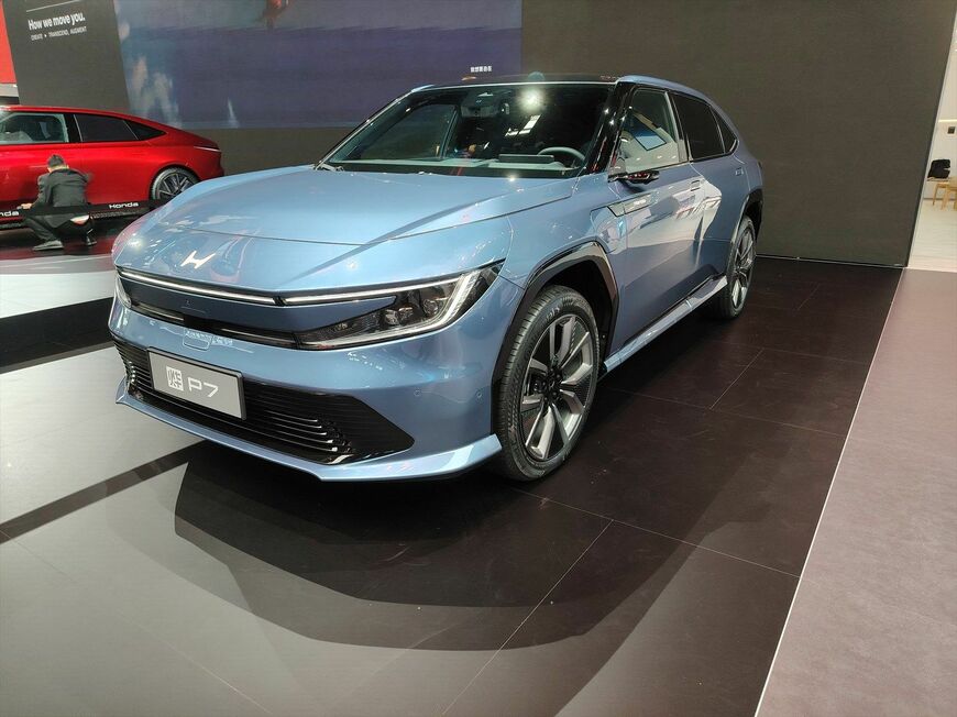 新ブランド、烨（イエ）ブランドのEV、P7（筆者撮影）