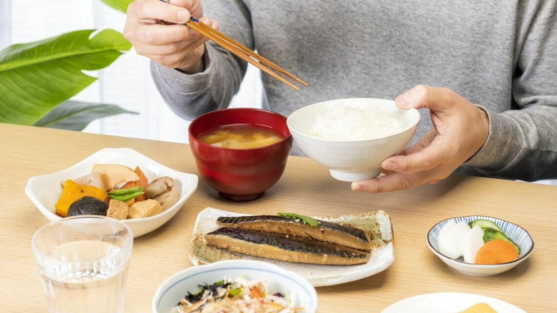 和食=健康食と「盲信」する人が見落とす重大事実 健康長寿にはカロリー制限も断酒も必要ない | 健康 | 東洋経済オンライン