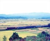 EF57形が牽引する急行「八甲田」（撮影：南正時）