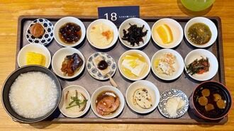 「築地本願寺」の"映えるモーニング"で味わう贅沢