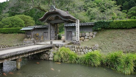 一乗谷朝倉氏遺跡（写真：ふぇありー / PIXTA）