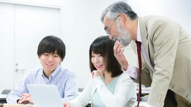 300人調査で判明！｢大学教員になれる｣7つの条件