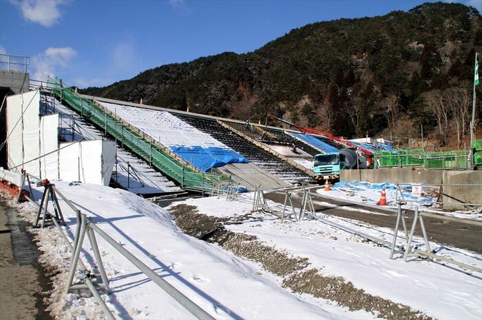 東日本大震災で被災した三陸鉄道の復旧工事現場