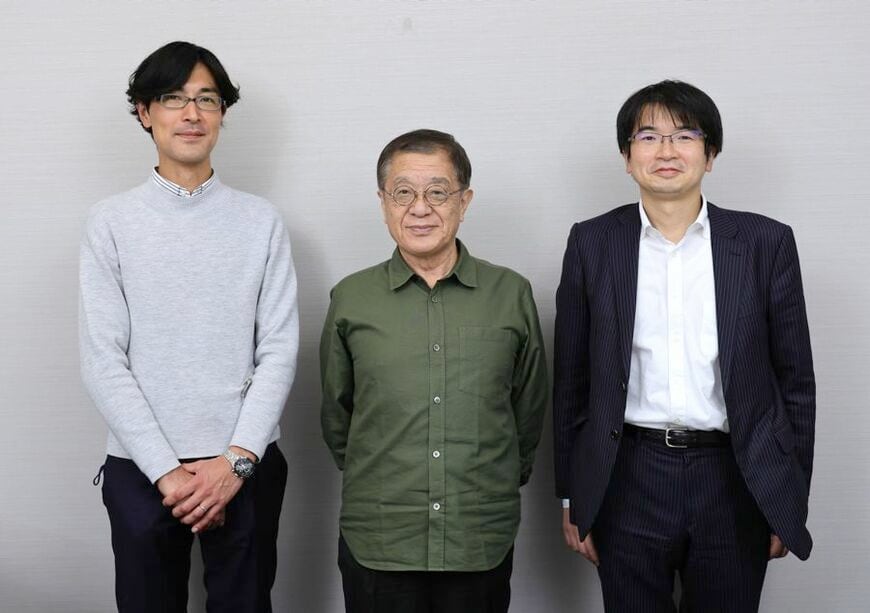 左から、ジェイアール東日本企画コンテンツビジネス局の鈴木寿広氏、東映アニメーションの清水慎治顧問、版権事業本部の高橋陽史氏（写真：尾形文繁）