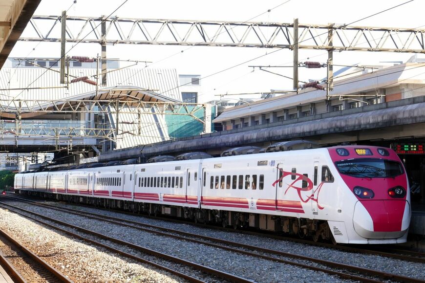 台湾の日本製特急列車（筆者撮影）