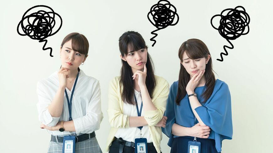 困った顔の部下たち