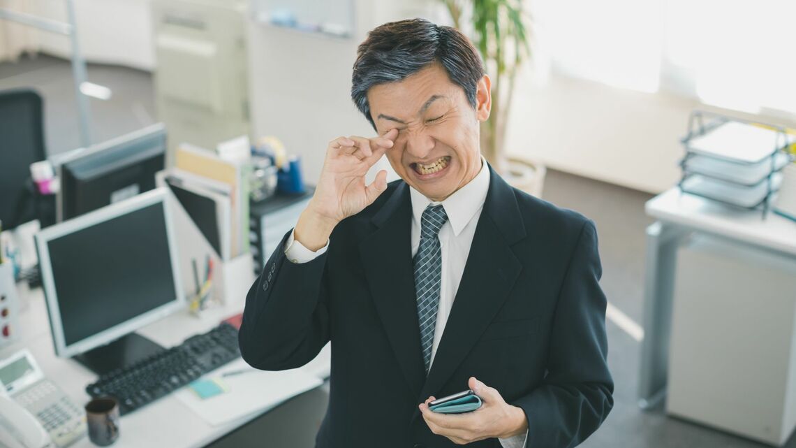 たかが飛蚊症とあなどってはいけません(写真:mits/PIXTA)