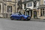 ミニJCW Eのホイールベースは2525mm（写真：MINI）