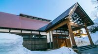 新潟の秘境で｢1泊3万円｣でも超人気な宿の秘密 3億円超を投じ廃業寸前の旅館を再生させた