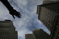 FRBは信頼できる？債券市場の大物2人評価割れる 物価抑制の効果を巡って両者の意見が対立