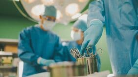死体解剖は"医療器具"だけではできない…おたま､スプーン､電動ノコまで使う法医学現場のリアル