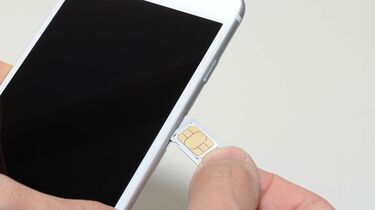 スマホを乗っ取る｢SIMハイジャック｣驚きの手口 偽造身分証で｢なりすまし｣被害増加の背景 | 東洋経済Tech×サイバーセキュリティ |  東洋経済オンライン