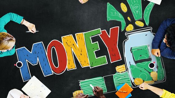 中高生におすすめのお金の本をご紹介します（写真：Rawpixel / PIXTA）