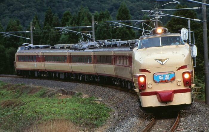 485系ボンネット型先頭車の「加越」