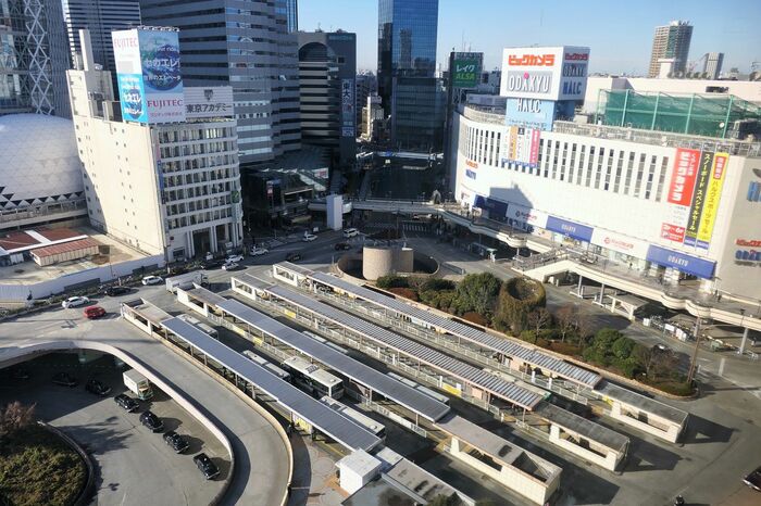 スカイテラスから見たバスターミナルとハルク