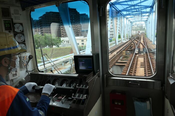 進行方向を変え京急川崎駅に向かう