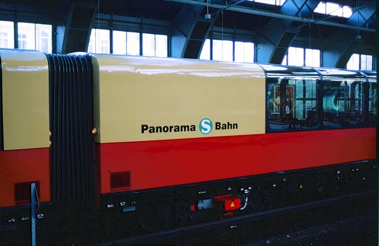 画像 | 東ドイツの面影｢ベルリンの鉄道｣90年代の記憶 戦前製電車が｢壁