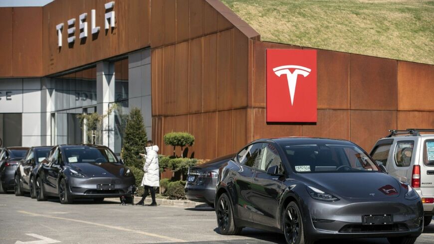 テスラの時価総額をトヨタのそれよりも大きくした画期的なビジネスモデルとは？（写真：Qilai Shen／Bloomberg）