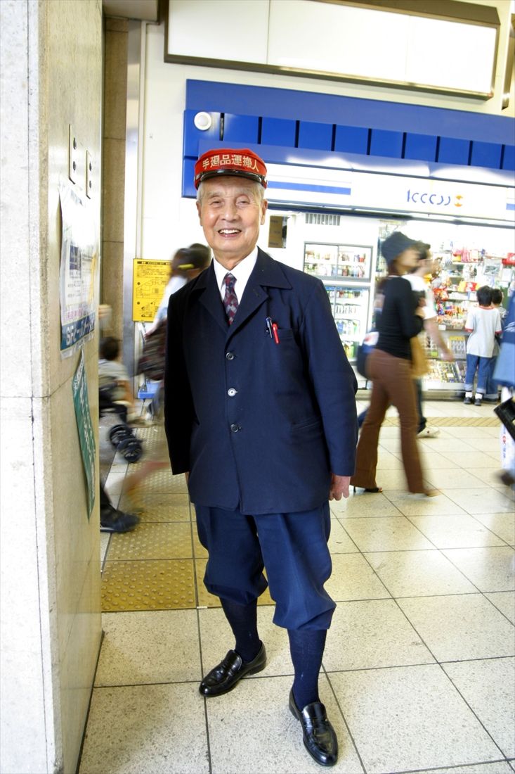 DRCで活躍した東武鉄道最後の「赤帽」小森次郞さん（撮影：南正時）