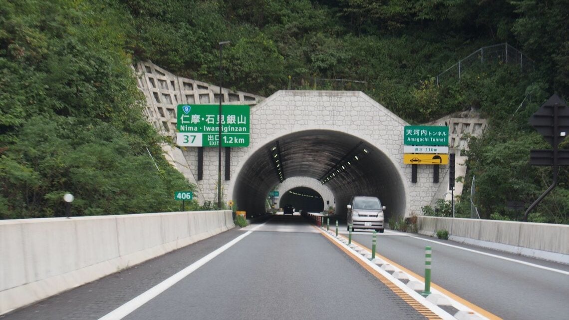 山陰道の仁摩・石見銀山IC（大田市）付近（筆者撮影）