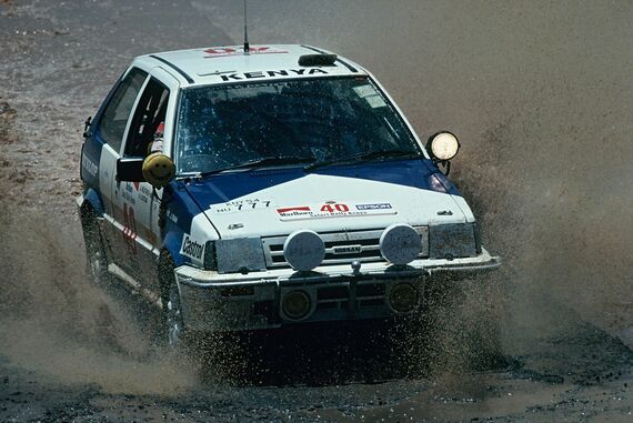 1989年のサファリラリーに参戦したマーチ（写真：日産自動車）