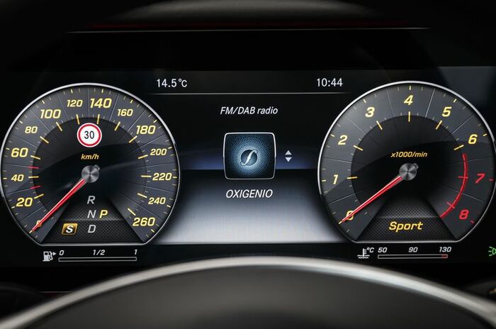 メルセデス・ベンツ E400 4マチック｜Mercedes-Benz E400 4MATIC