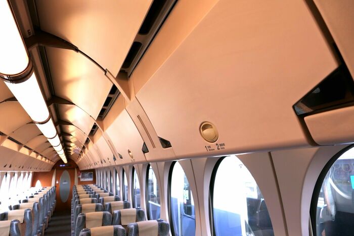 南海ラピートの荷物棚
